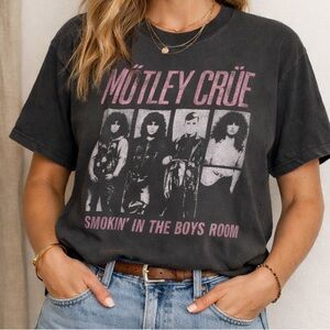 Mötley Crüe Tee / Band Merch